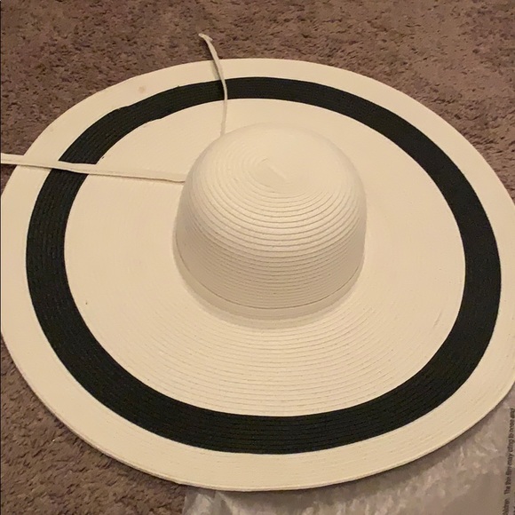 Accessories - Floppy sun hat